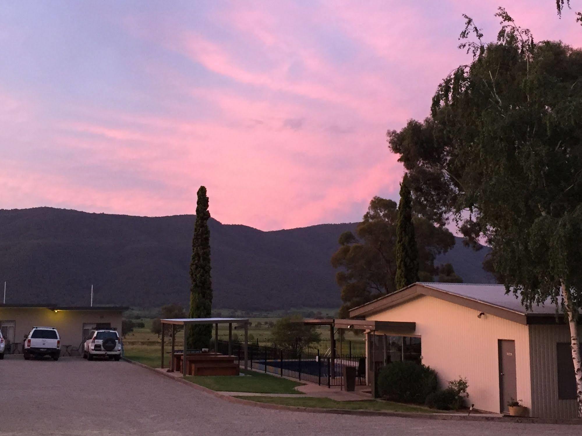Mountain View Motel Corryong Exterior foto